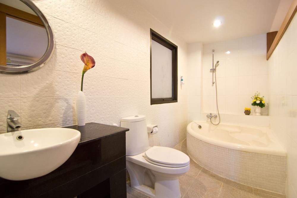 Bella Villa Metro Pattaya Buitenkant foto