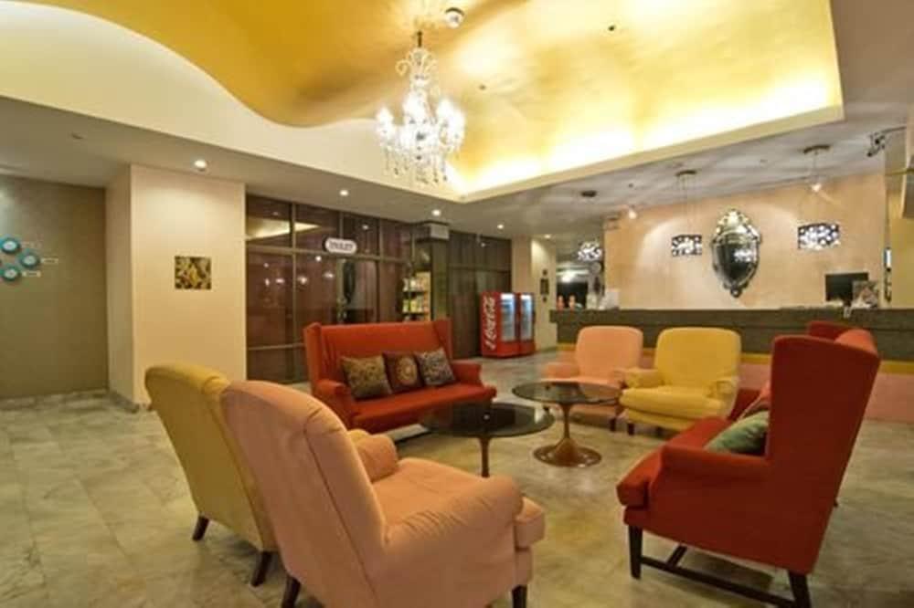 Bella Villa Metro Pattaya Buitenkant foto